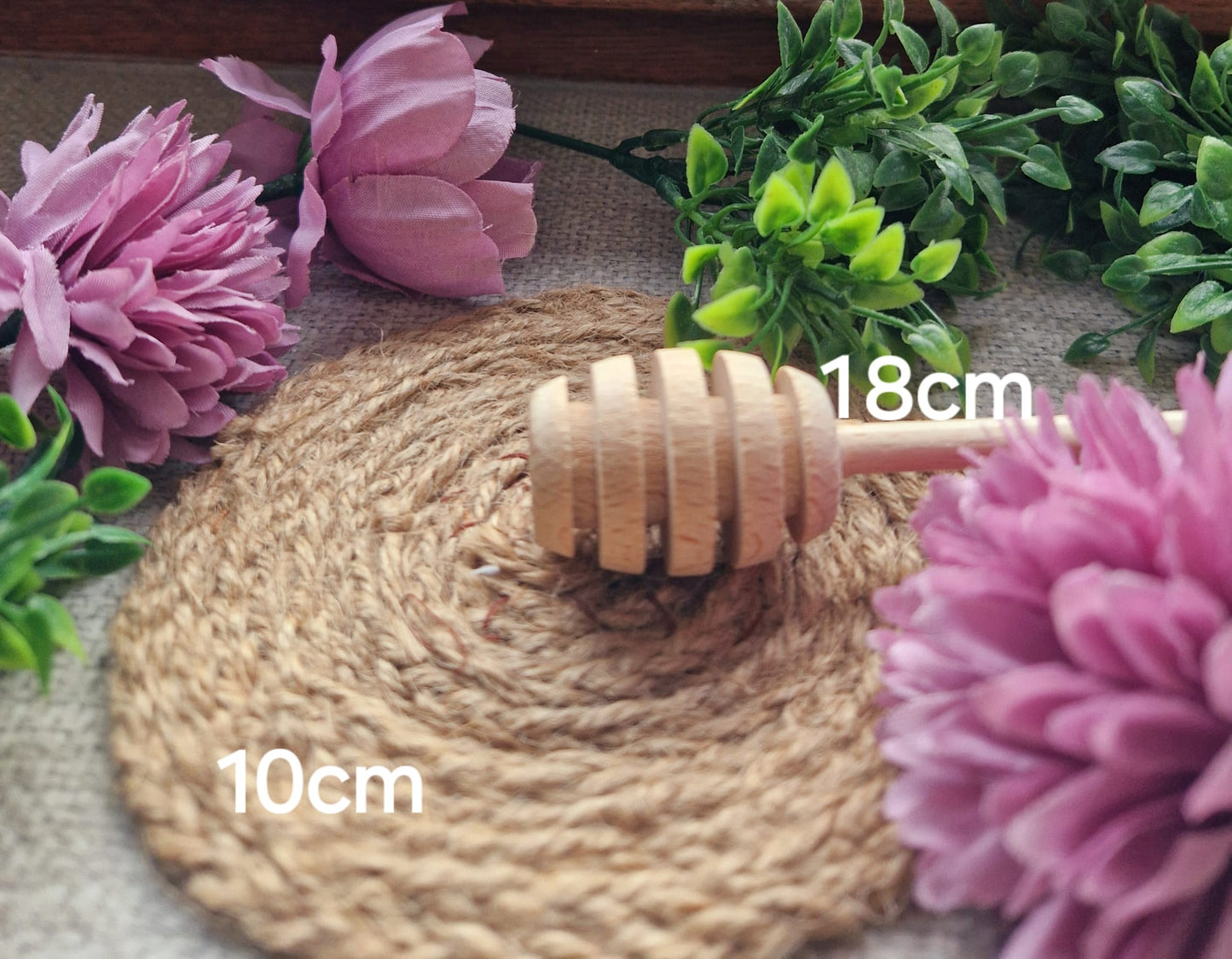 Handgemachte Untersetzer und Holzlöffel